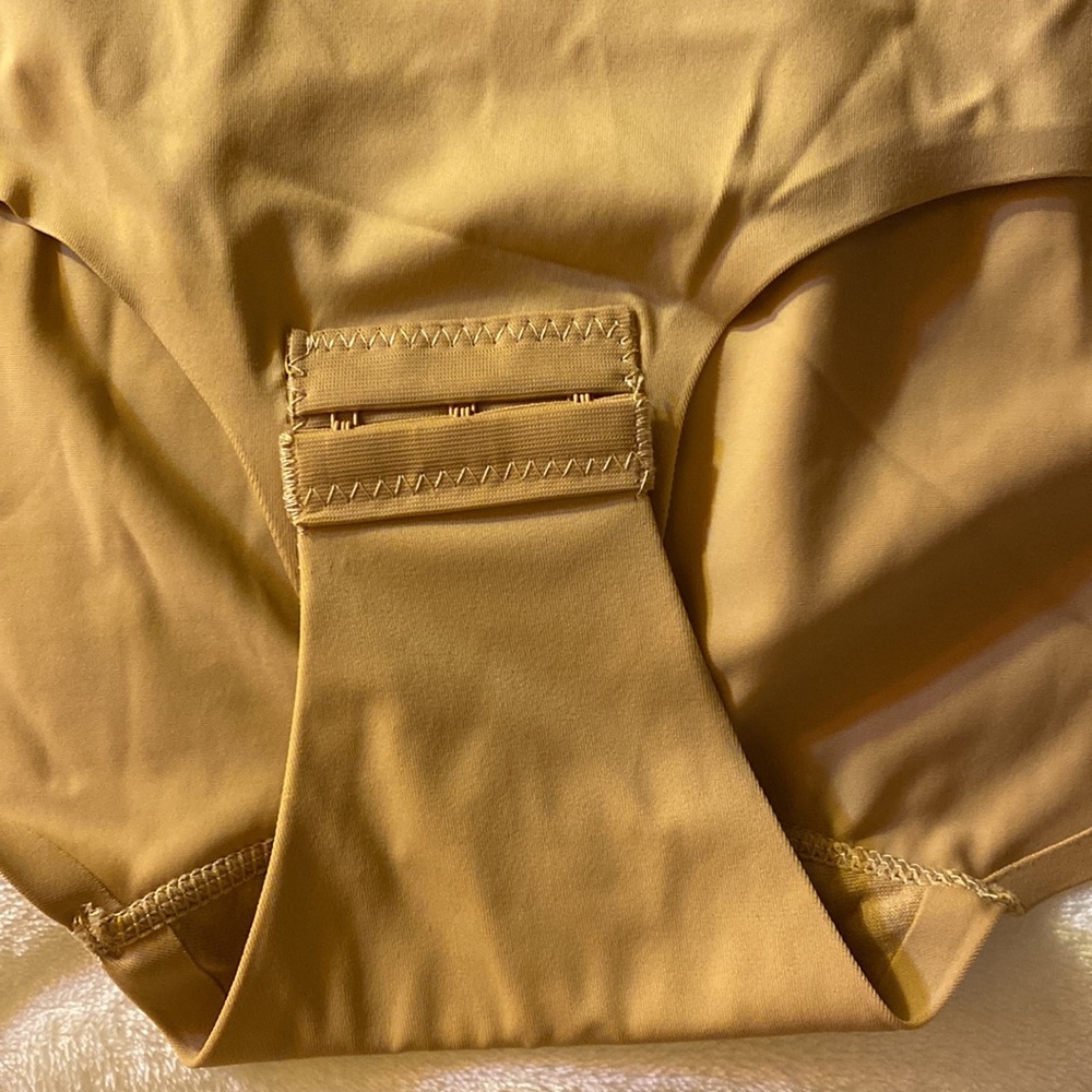 Shapewear - Picture 2 of 5